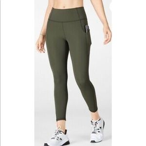Fabletics leggings - Oasis High-Waisted Pocket 7/8